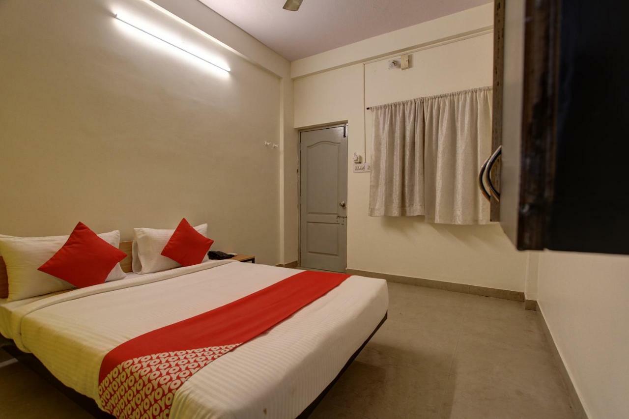 Oyo Flagship 36650 Tristar Inn Coimbatore Quarto foto