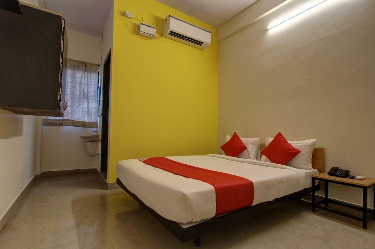Oyo Flagship 36650 Tristar Inn Coimbatore Quarto foto