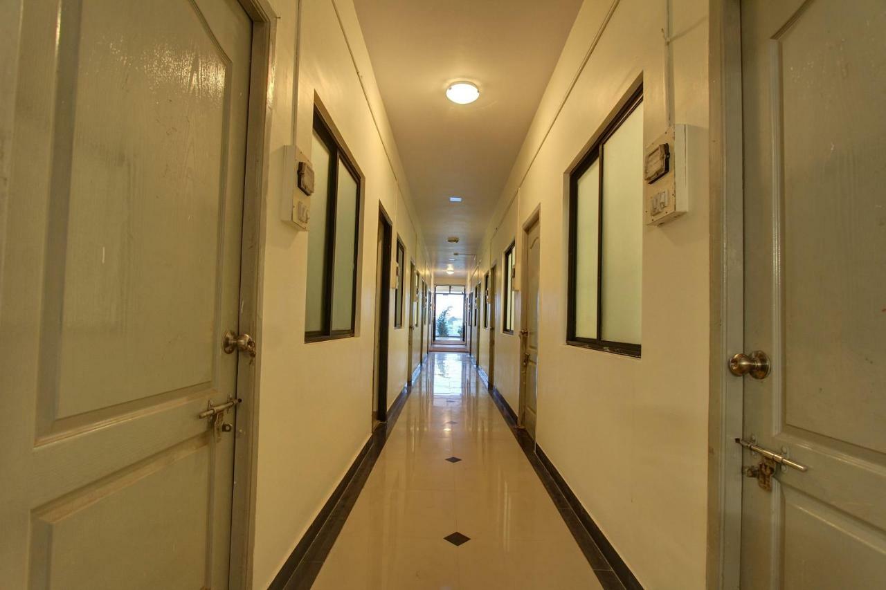 Oyo Flagship 36650 Tristar Inn Coimbatore Exterior foto